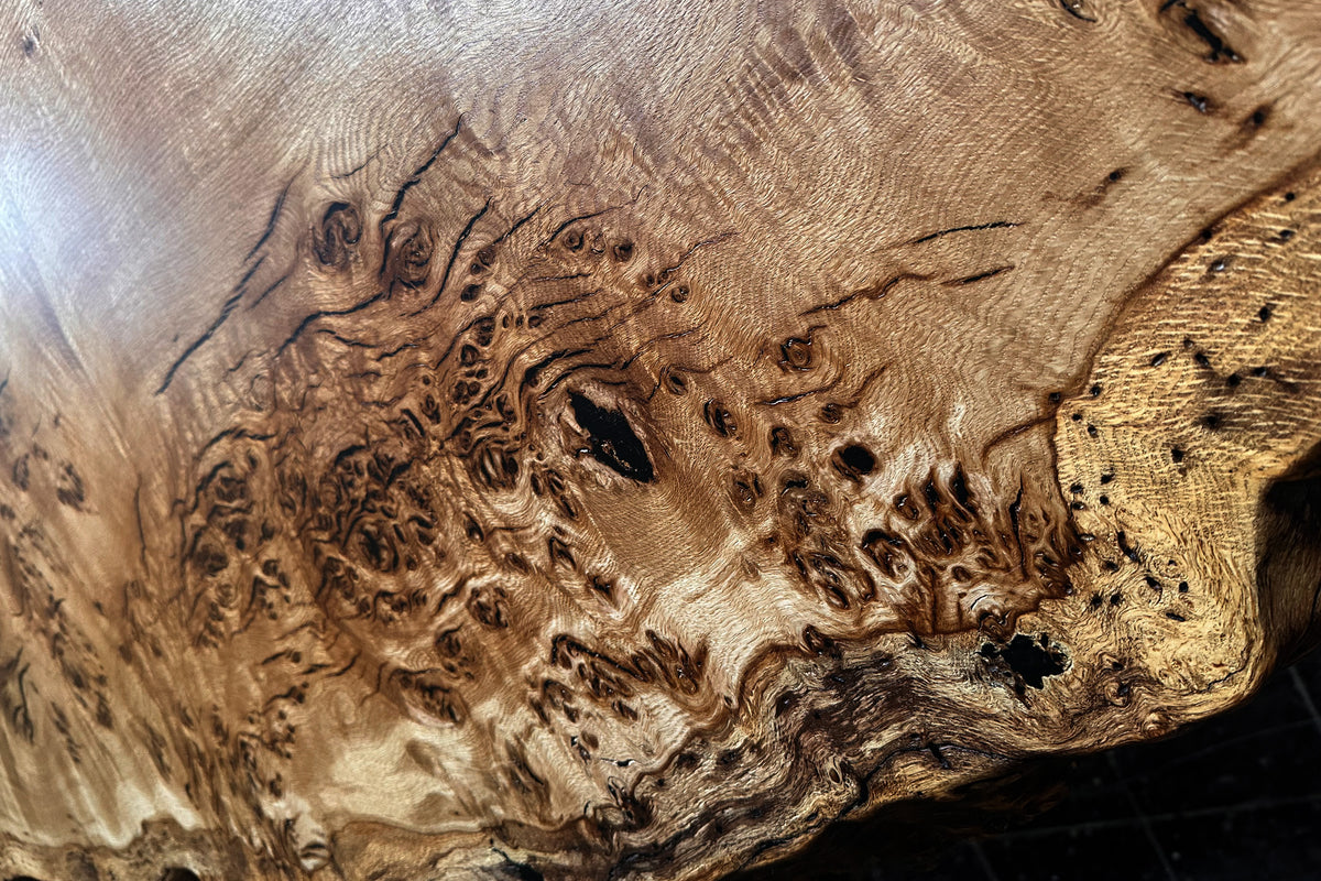 Esstisch Masereiche „Nature Flow“ – Ein Unikat mit geschwungenen Kanten