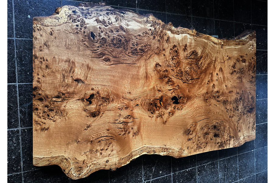 Esstisch Masereiche „Nature Flow“ – Ein Unikat mit geschwungenen Kanten